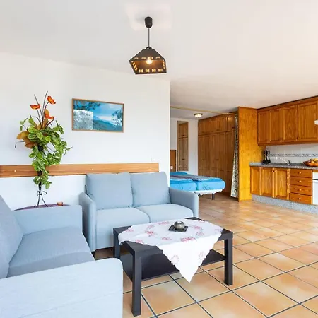 Fewo-rocamar-auf-dem-felsen-ueber-dem-meer-mit-toller-sicht-2-terrassen-pool-grill-und-parkplatz Lejlighed