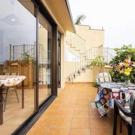 Fewo-rocamar-auf-dem-felsen-ueber-dem-meer-mit-toller-sicht-2-terrassen-pool-grill-und-parkplatz
