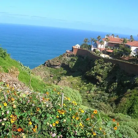 Fewo-rocamar-auf-dem-felsen-ueber-dem-meer-mit-toller-sicht-2-terrassen-pool-grill-und-parkplatz